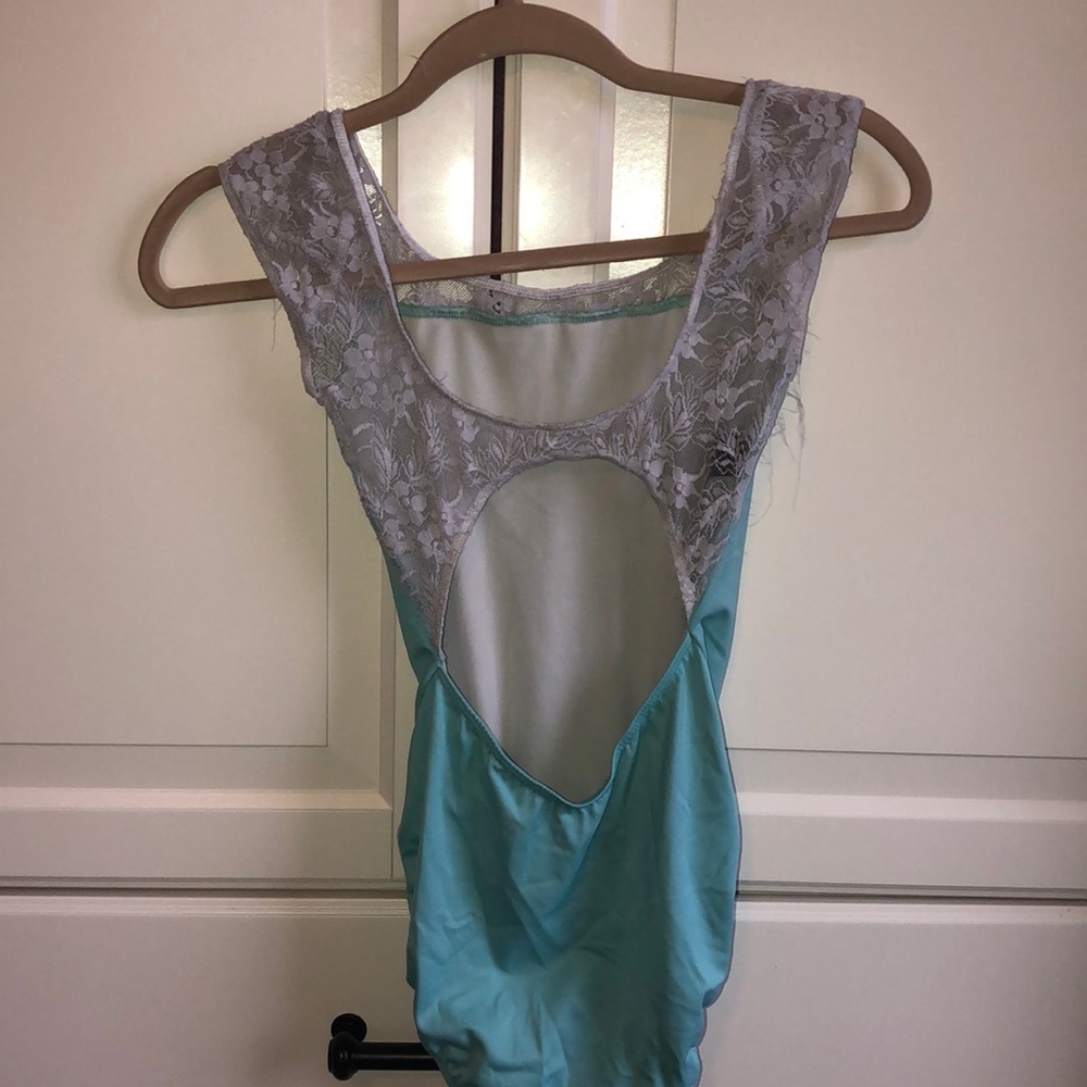 Class In Leotard - Picture 2 of 6